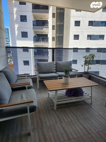 דירה, חיים הרצוג, מתחם 1200, הוד השרון