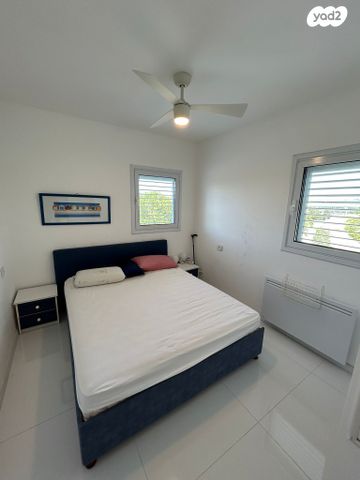 דירה, אורי צבי גרינברג, אזורי חן, גימל החדשה, תל אביב יפו