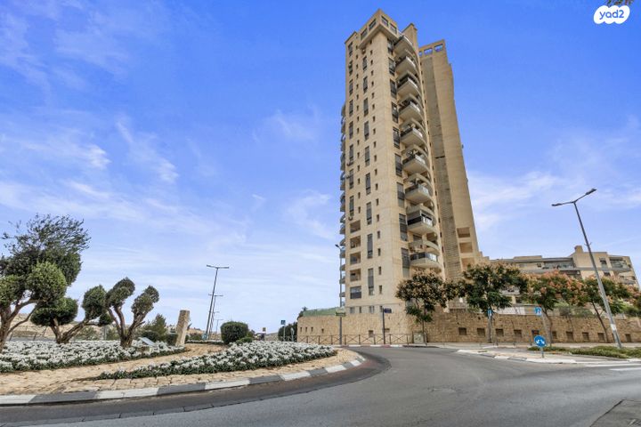 דירה, אליהו קורן, חומת שמואל, הר חומה, ירושלים