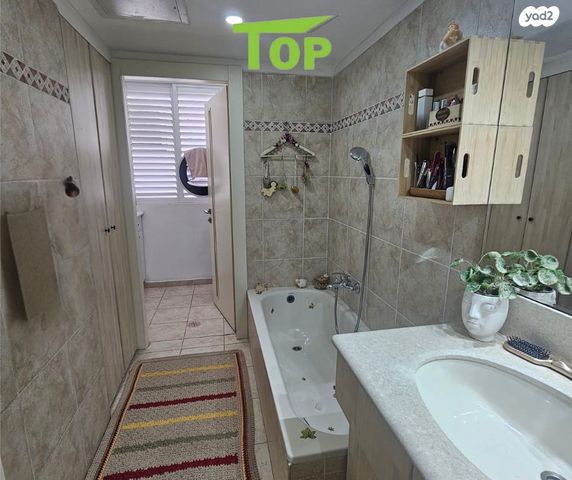 דירה, בן סרוק, נאות שקמה, ראשון לציון