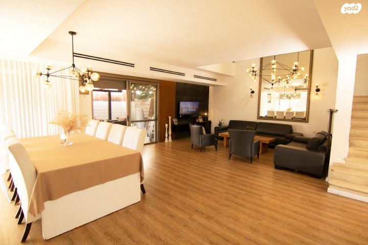 בית פרטי/ קוטג', ריצ'ארד פיינמן, קרית חתני פרס נובל, ראשון לציון