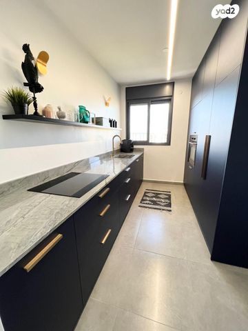 דירה, קרית שז"ר, רעננה