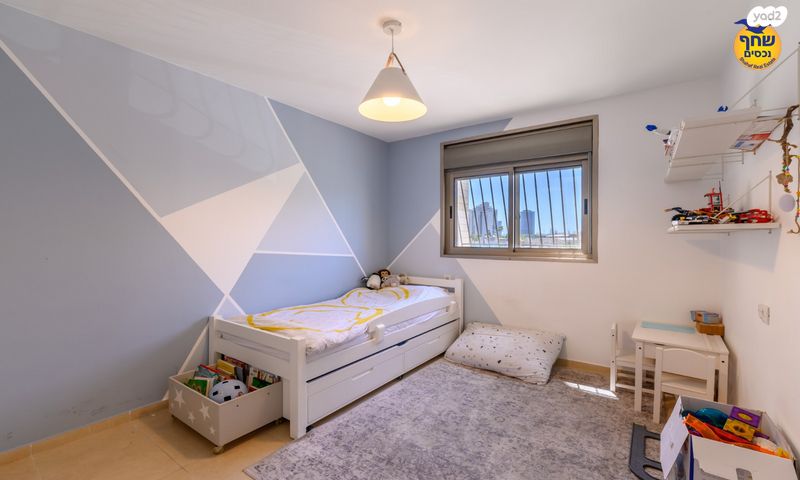 דירה, משה סנה, הדר המושבות החדשה / אם המושבות החדשה, פתח תקווה