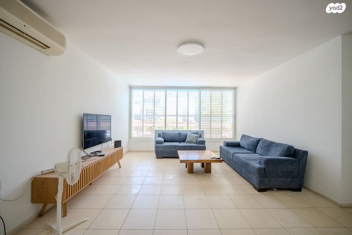 שכונת יהלום, מרכז העיר ב