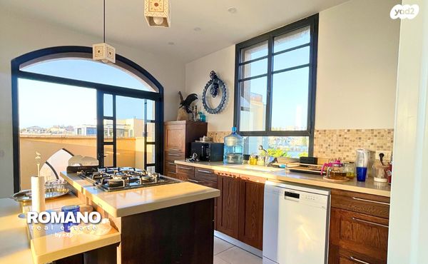 גג/ פנטהאוז, קדם, עג'מי, גבעת העליה, תל אביב יפו