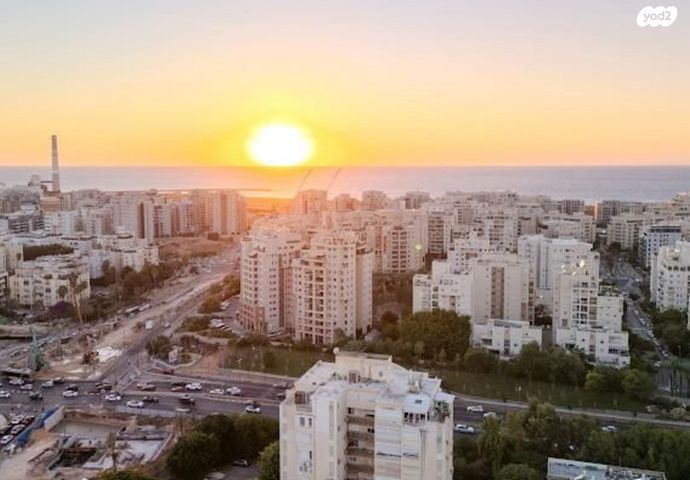 גג/ פנטהאוז, נווה אביבים, תל אביב יפו