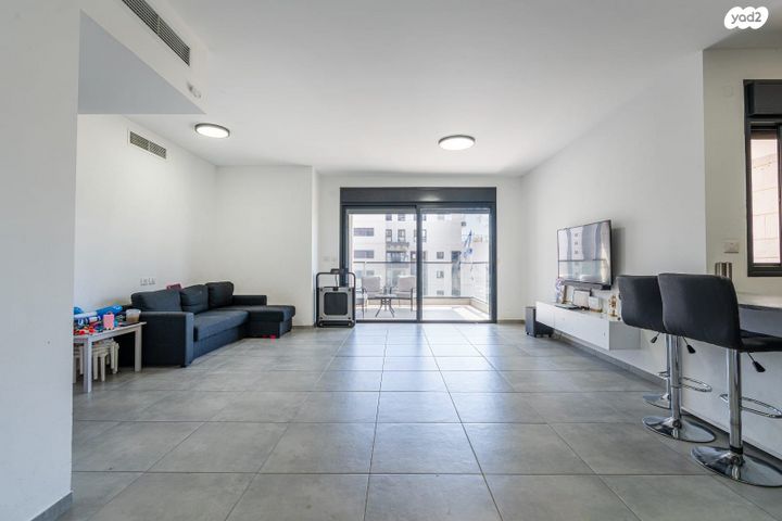 דירה, מור, אור ים, אור עקיבא