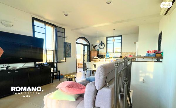 גג/ פנטהאוז, קדם, עג'מי, גבעת העליה, תל אביב יפו