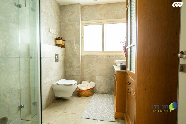 גג/ פנטהאוז, השר משה, נגבה, רמת גן