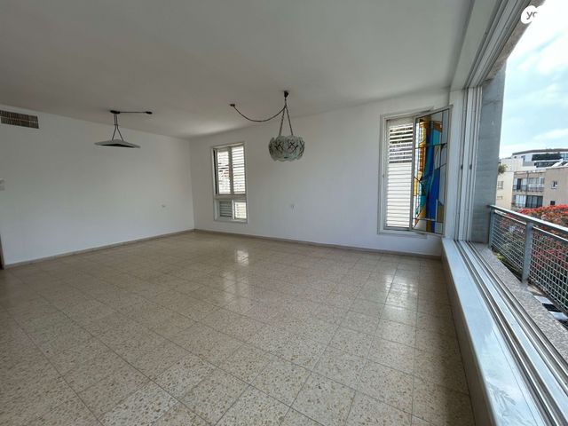 גג/ פנטהאוז, משה שרת 48, הצפון החדש - כיכר המדינה, תל אביב יפו