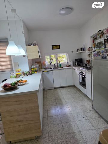 דירה, חוה לוצקי 3, א' / צפון מזרח העיר, רחובות