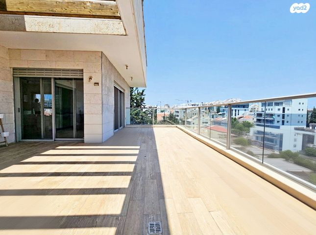 גג/ פנטהאוז, בן גוריון, מרכז, כפר סבא