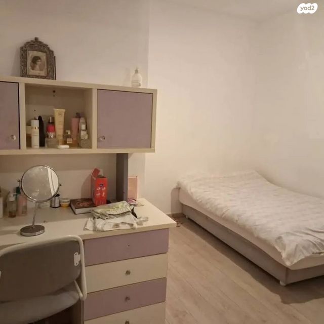 דירת גן, הפועל המזרחי ג', שיכון ג', בני ברק