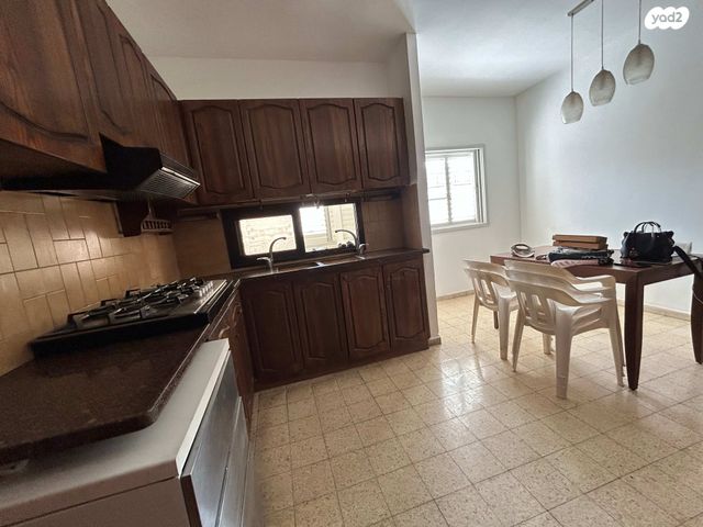 גג/ פנטהאוז, משה שרת 48, הצפון החדש - כיכר המדינה, תל אביב יפו