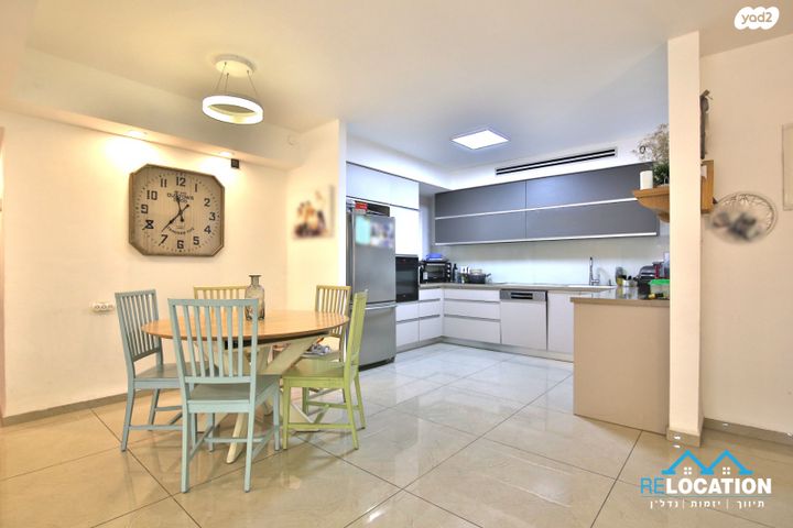 דירה, מנחם בגין 36, נווה גנים, קרית מוצקין