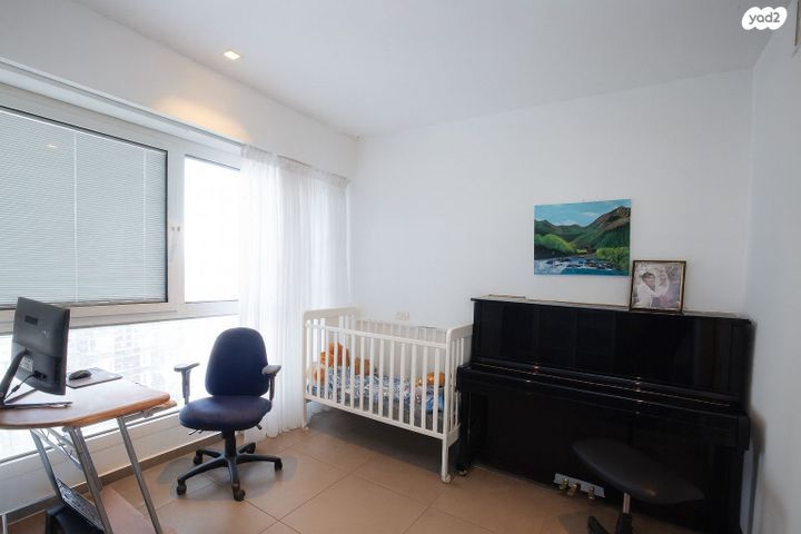 דירה, ניסים אלוני, צמרות איילון, פארק צמרת, תל אביב יפו