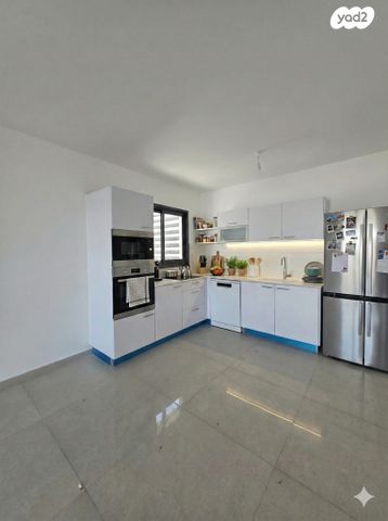 דירה, הרב מרדכי אליהו, כרמי הנדיב, אחוזת רוטנר, קרית מלאכי