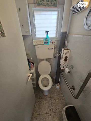 דירה, הרב לוי 13, רמת הנשיא, בת ים