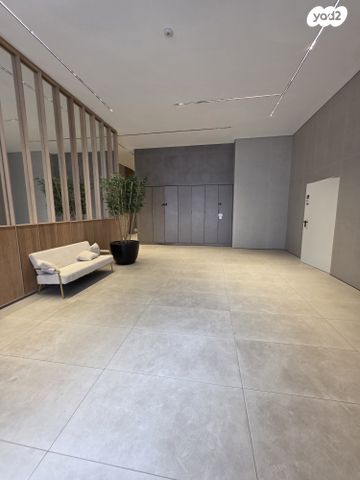 דירה, הרב מרדכי אליהו, כרמי הנדיב, אחוזת רוטנר, קרית מלאכי