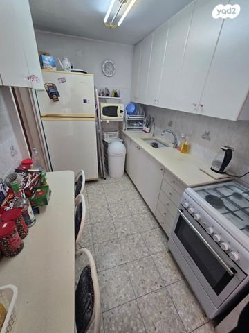 דירה, הרב לוי 13, רמת הנשיא, בת ים