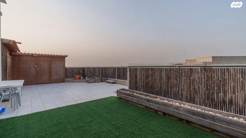 גג/ פנטהאוז, אופקים