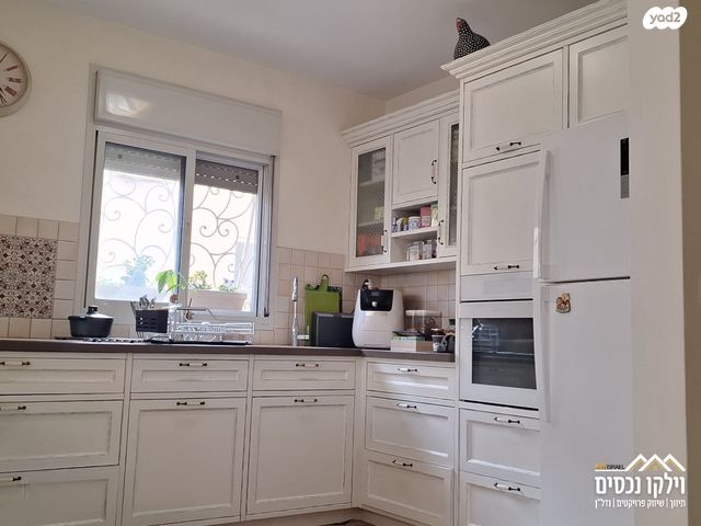 דירה, ישראל שחר, ב' / צפון מערב העיר, רחובות