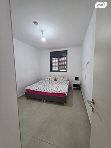 דירה, הרב מרדכי אליהו, כרמי הנדיב, אחוזת רוטנר, קרית מלאכי