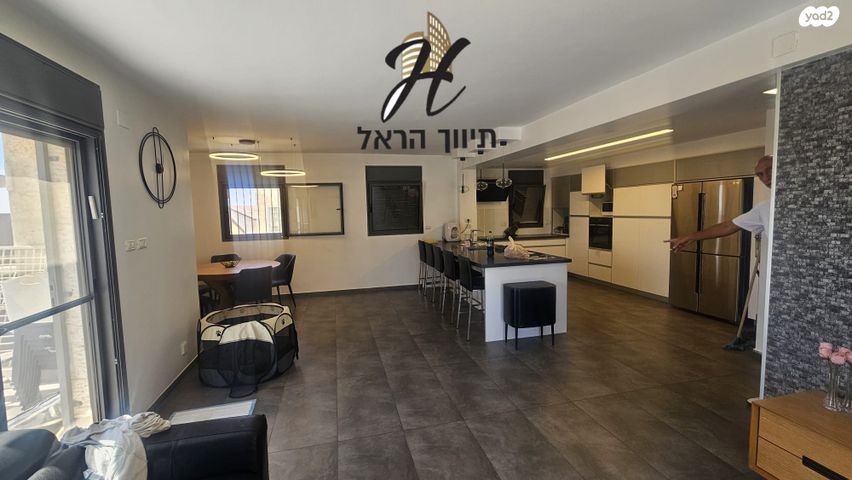 גג/ פנטהאוז, פרופ' יעקב פולוצקי, גילה, ירושלים