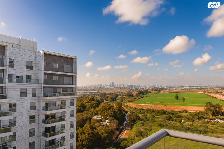 שולמית אלוני 