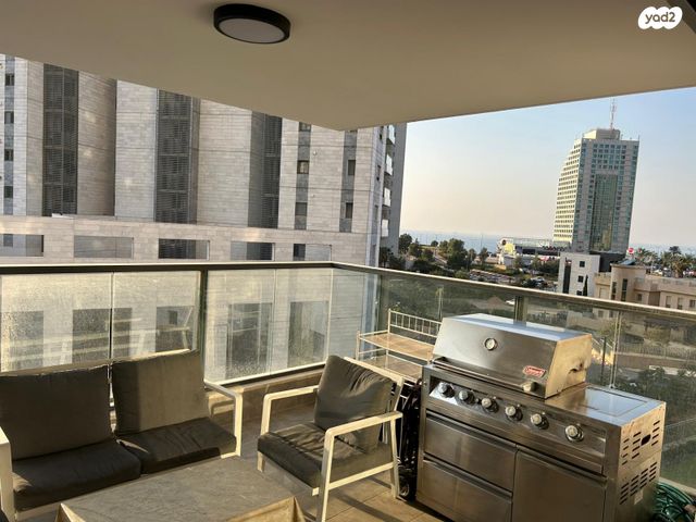 דירה, אמנון ליפקין שחק, נוף הטיילת, נתניה