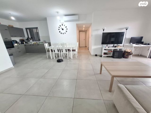 דירה, ברקת, אבני חן, חריש