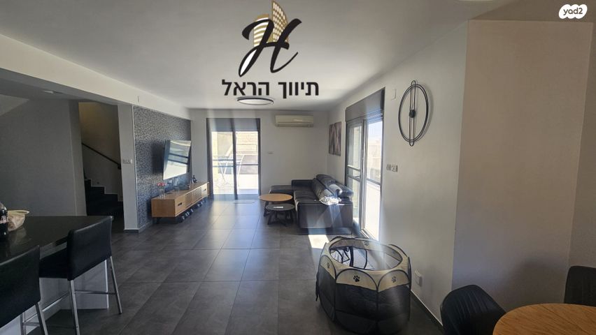 גג/ פנטהאוז, פרופ' יעקב פולוצקי, גילה, ירושלים