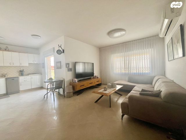 דירה, יוסף נדבה, פסגת זאב, ירושלים