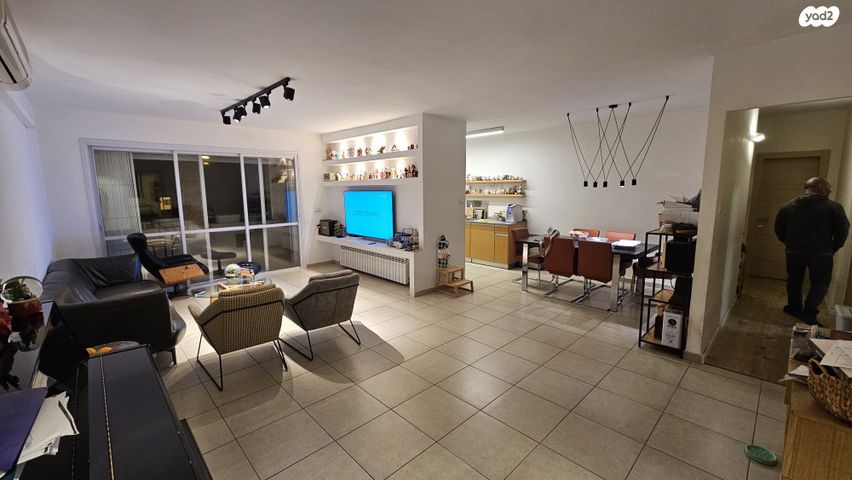 דירה, פרופ' יעקב פולוצקי, גילה, ירושלים