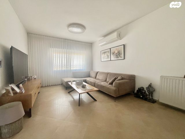 דירה, יוסף נדבה, פסגת זאב, ירושלים