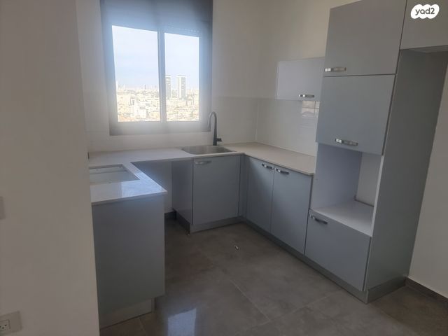 דירה, יעקב פיכמן, קרית אילון, חולון