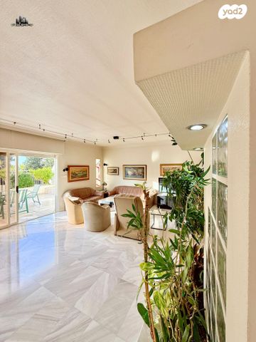 גג/ פנטהאוז, שמעון רייך, נהריה