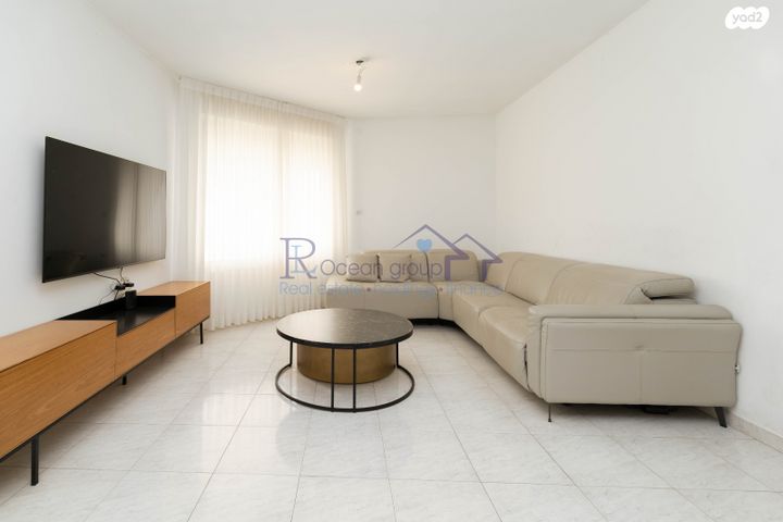 דירה, הבריגדה היהודית 46, גלי הים, נתניה