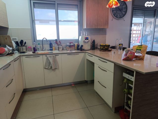 דירה, הרב בן ציון אבא שאול, שדרות