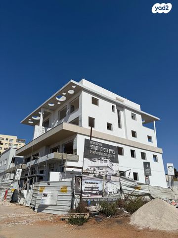 דירת גן, אבן יהודה