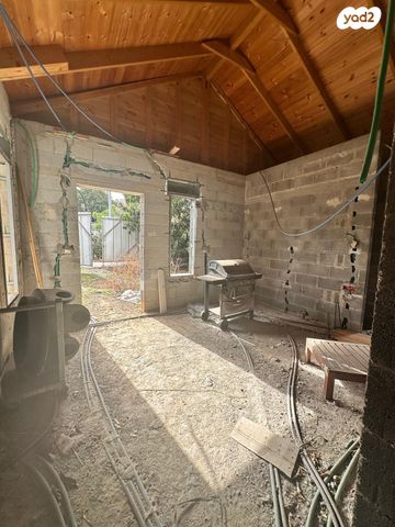 דו משפחתי, כפר סבא