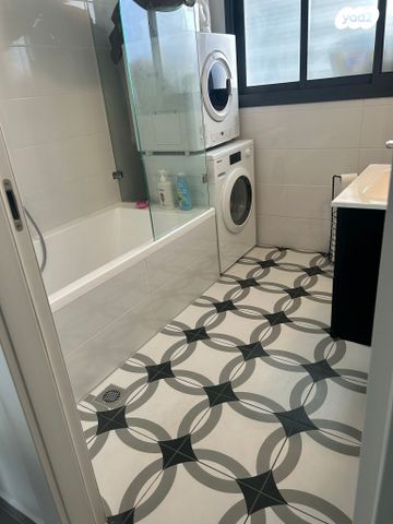 דירה, אמנון ליפקין שחק, נוף הטיילת, נתניה