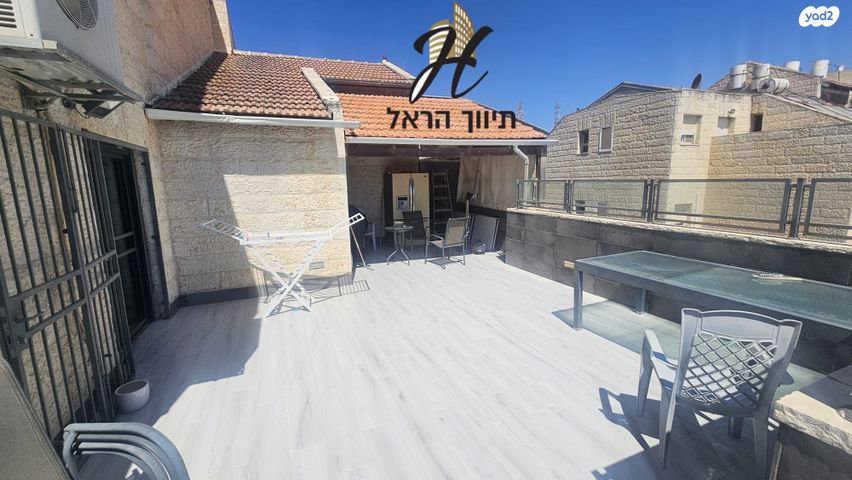 גג/ פנטהאוז, פרופ' יעקב פולוצקי, גילה, ירושלים