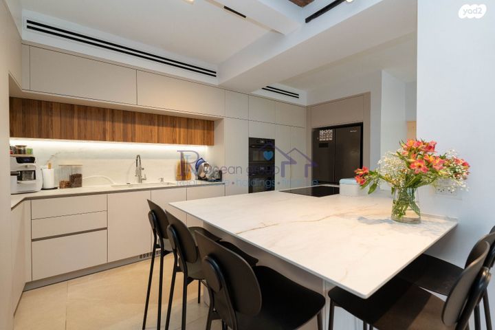 דירת גן, אייר, קרית השרון, נתניה