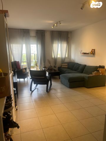 דירה, יוני נתניהו, רמת הדר, גבעת שמואל