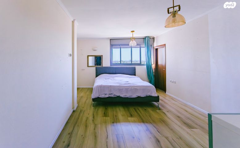 דירה, שלמה אלירז, ראשון לציון