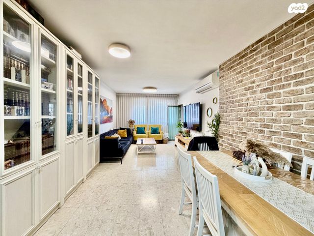 דירה, אלמוג, גילה, ירושלים