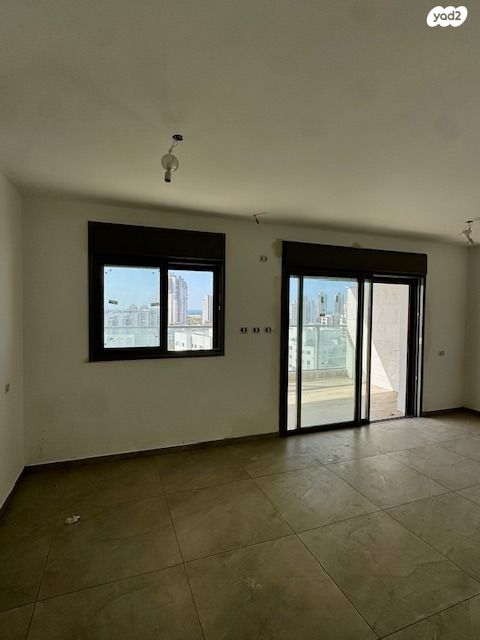 דירה, קרל פופר 8, קרית המדע, נתניה