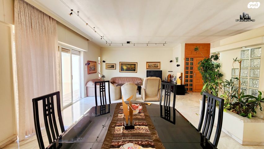 גג/ פנטהאוז, שמעון רייך, נהריה