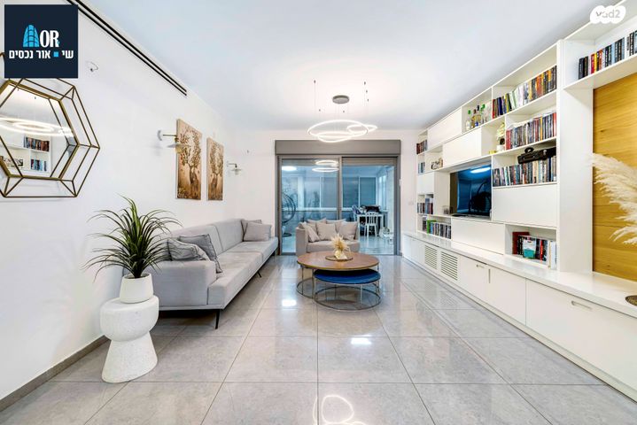 דירת גן, יוסי בנאי, קרית האמנים, מצליח, רמלה